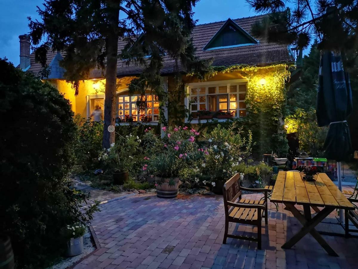 Villa-Magdi Vendégház Révfülöp Exterior foto